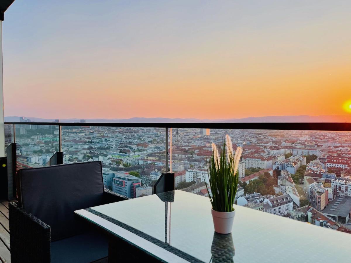 Triiiple Level 31 - Sonnenwohnen Apartment Mit Fantastischem Ausblick Und Parkplatz Vienna Exterior photo