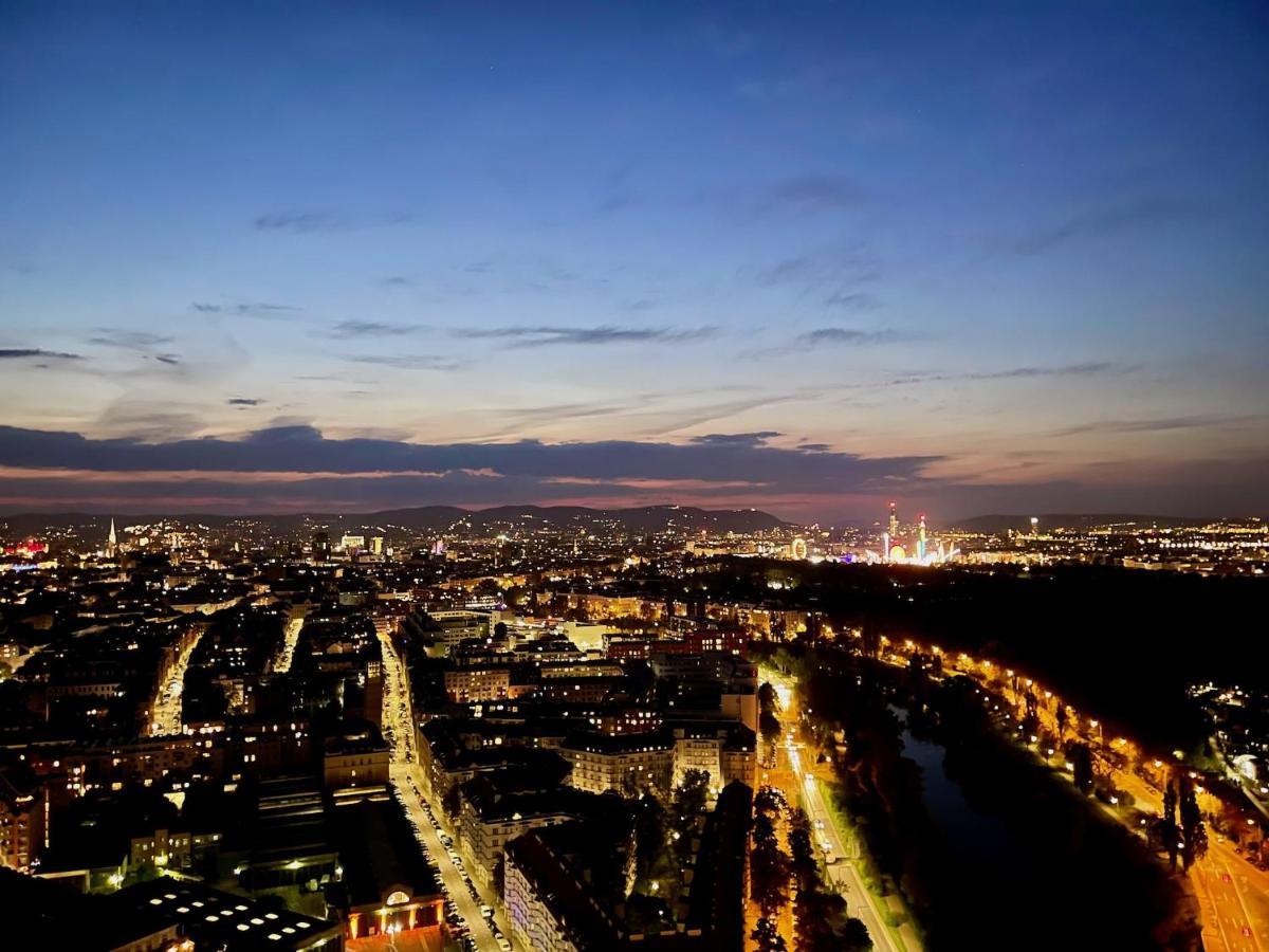 Triiiple Level 31 - Sonnenwohnen Apartment Mit Fantastischem Ausblick Und Parkplatz Vienna Exterior photo